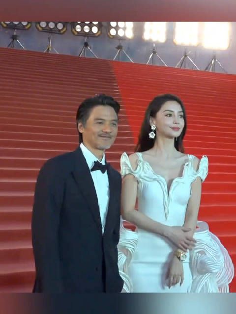 冯德伦 angelababy 同框亮相42届金像奖红毯,俊男靓女,好养眼!