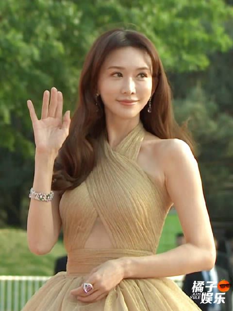 都让一让,这是真·红毯之神 志玲姐也太美了啊啊啊啊!
