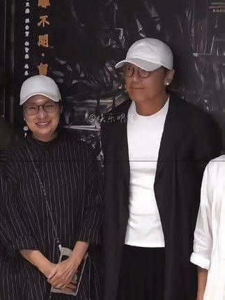 戚美珍,两人结婚30多年,恩爱不减,也从未传出绯闻