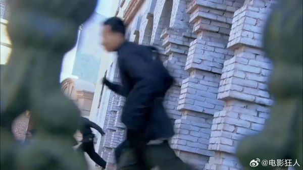 鬼子刺杀军统,狙击枪瞄准首长,下秒高手当场全歼