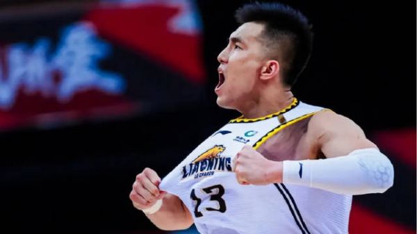郭艾伦“回归”与兄弟一起战斗?自带主角光环,掌声、呐喊声一片