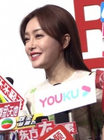 秦岚接受采访无美颜生图视频，感觉秦岚要碎掉了