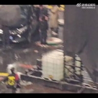 昨日， 在演唱会下班以后 来接他，与的爱情好让人羡慕啊!