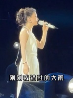 这个世界是疯了么……连单依纯都会被质疑没有感情……那谁还有感情？