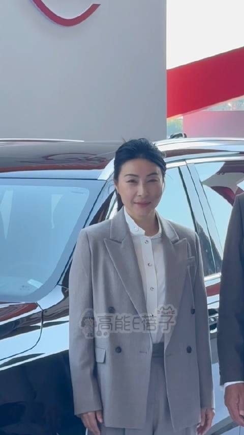又来见郭晶晶了,仅仅四个月没见,她整个人的状态肉眼可见地又变好了!