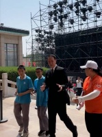 李幼斌久违亮相，这气场66岁还是精神抖擞、听说李云龙出现…