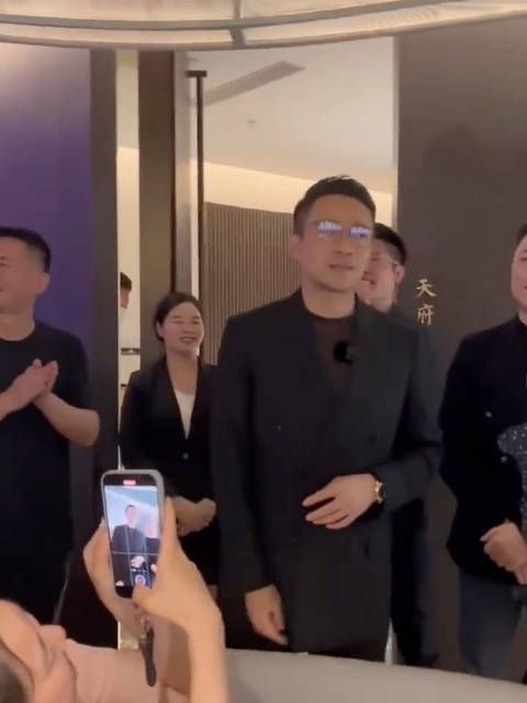 装逼的具象话, 汪小菲很困惑为什么他这样大S都不会为他欢呼