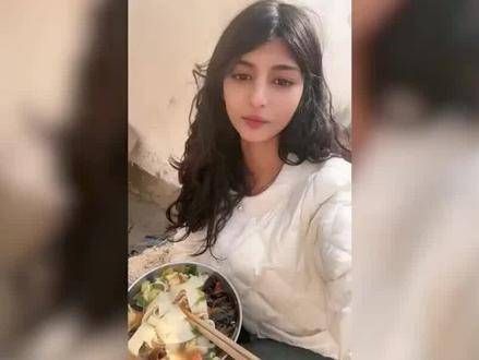 河南大叔找到一名巴基斯坦女弃婴,把她带回中国抚养…