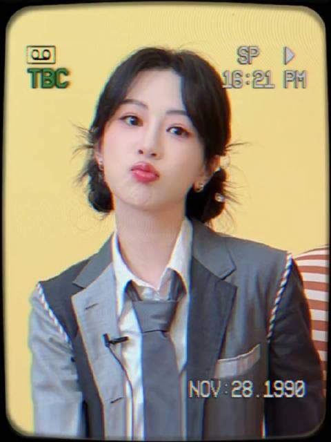 杨紫视频bgm用了邓超的亚比囧囧囧,真的好适配啊,可爱的学姐杨紫呀