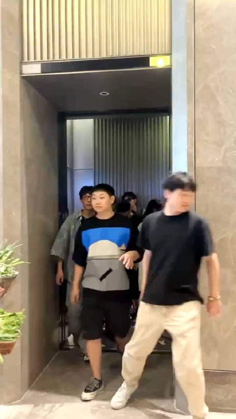 秦霄贤孟鹤堂扑面而来的电影气息…