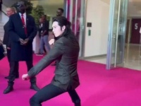 Kung Fu Yosh 给戛纳人民带来一点小小的震撼戛纳