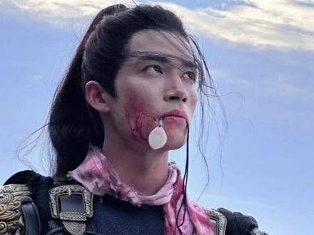 高马尾铠甲➕战损 张力拉满!王星越墨雨云间