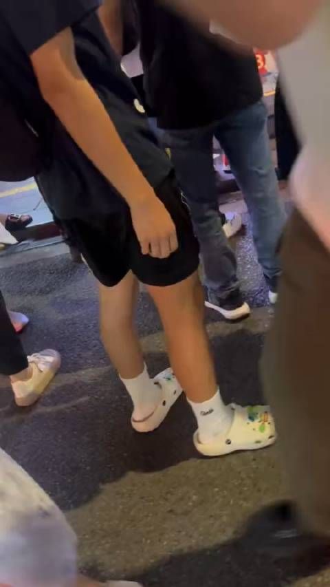 湖北宜昌,女子发视频称在cbd逛街遇见猥琐男,和女孩子故意靠的很近…