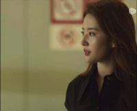 黄亦玫庄国栋热吻戏引热议，演员彭冠英或疲惫换角色