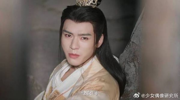 红红怀疑月初是奸细,月初有口难辩,当场气炸了