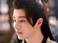 李菲授她以柄爱情