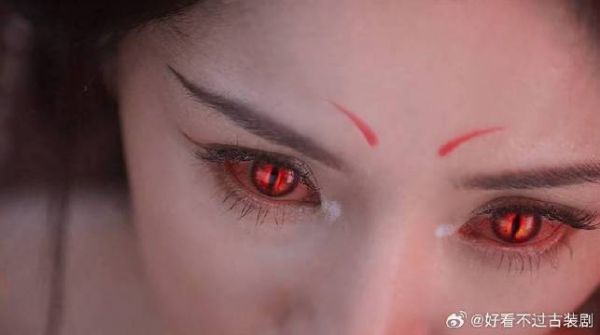 红红得月初心头血，瞬间妖力大增，霸气秒杀金人凤