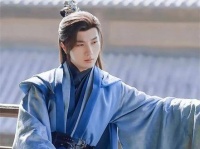 快要饿晕的感觉，萧瑟如风中的落叶