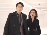 庄国栋领先，玫瑰紧随其后，那牵手的画面真是让人心动不已！