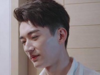 清新脱俗之气仿佛专属于刘学义