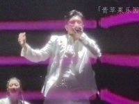 注：由于输入文本中没有提及“嗨翻全场”和“太上头啦”的具体指代内容…