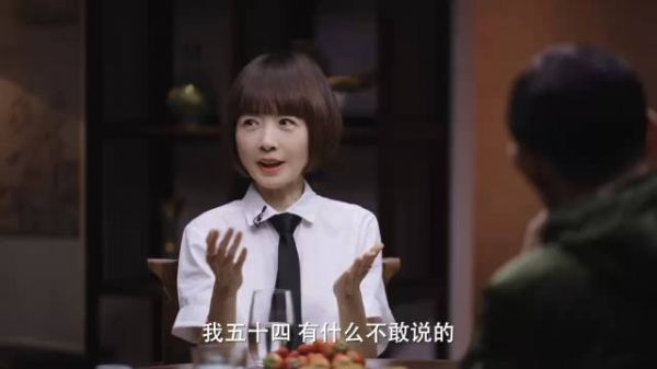 其实真的不愿意相信鲁豫都已经54岁了耶,整个人的状态也是相当不错的…