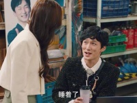 女同事与年轻小伙酒店相聚，竟为结为异姓兄弟之事