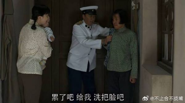 德华第一次见安杰,吓得都不敢说话,上来就让洗手