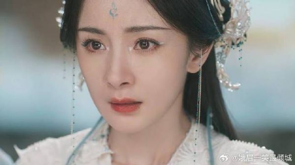红红失去爱人能力,月初唤醒红红,让情种开花结果