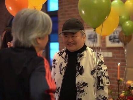 音乐巨匠为宝贝女儿庆祝生日!毛阿敏也现身分享八卦趣闻 娱乐