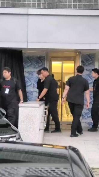 演唱会圆满落幕!圭贤笑容满面,充满喜悦! credit: steocim10