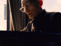 宝总在商场上的威猛，离不开背后那位爷叔的坚实后盾