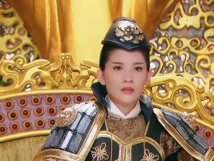 王位之争,大公主倚仗嫡长女的身份力争妖王宝座,众姊妹不甘示弱…
