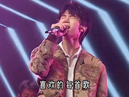 那一刻起,我对你的心动就在初次相遇的瞬间悄然绽放
