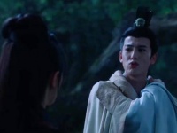 演绎了中年伴侣轻轻一吻，仿佛恶梦连连的即视感，那眼神翻得仿佛穿越云霄…