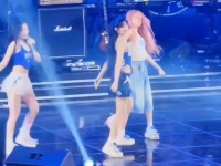 又与孩子一同放声高歌……啦啦啦！