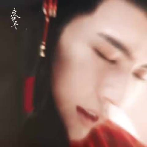 这是在和公主套近乎吧，不过我们的公主确实很吃这一套…