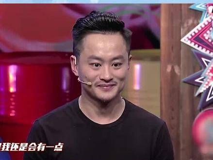 在节目中,何炅义正言辞,为一位少女直言不讳,曝光了选秀背后的真相…