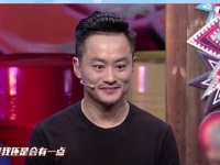 在节目中，何炅义正言辞，为一位少女直言不讳，曝光了选秀背后的真相…