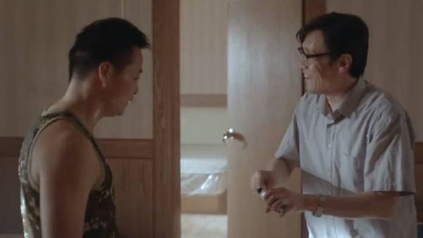 刚搬入新房子就被提出离婚,妻子无奈跟踪,亲眼目睹丈夫红杏出墙