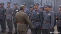 激战：战士逃狱冒充新兵被发现，怎料长官看到，竟还给他配枪