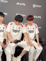 报告老师 有两个人特别喜欢在群访的时候聊天