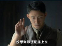 欧孝安英勇无畏，与敌同归于尘土，遗言深深触动覃墨卿，引其泪如雨下