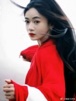 她终于从这满身污名里，踏了出去，从此前路坦荡！