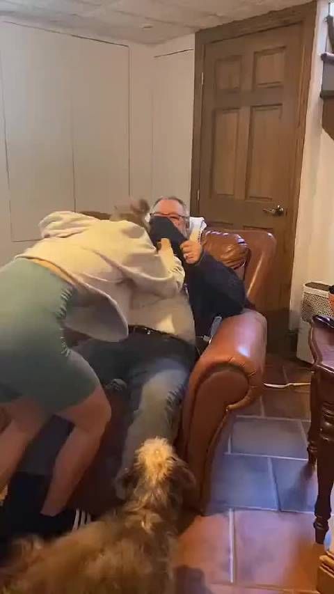 刚开始看有点别扭，看到最后有些泪目了