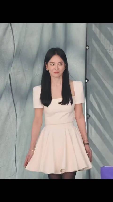 宋慧乔线下活动路透,40多岁这状态宛如少女 眼睛飘来飘去,偷干了有点重