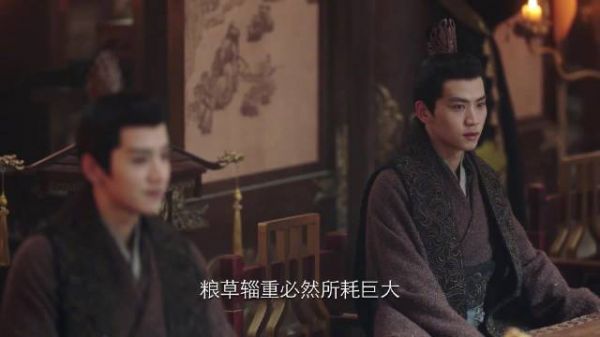玱玹召集大臣商议出兵皓翎之事,赤水丰隆自请为将,表示愿出征替陛下分忧