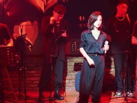 那个让你无法抵挡的人,想必独特无比呢…民谣故事 迷人的魅力瞬间 音乐