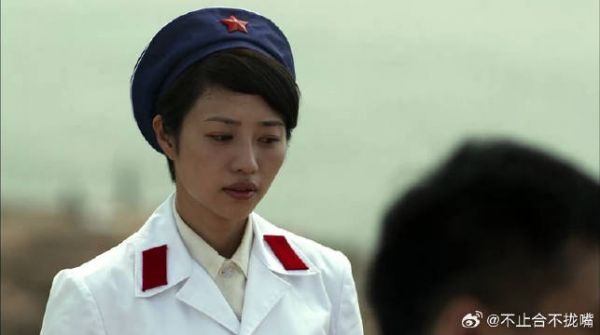 司务长被调离,亚菲觉得是安杰干的,直接打电话质问她