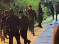 喜庆的氛围弥漫，我将在横店与大哥一同欢度这个特别的日子